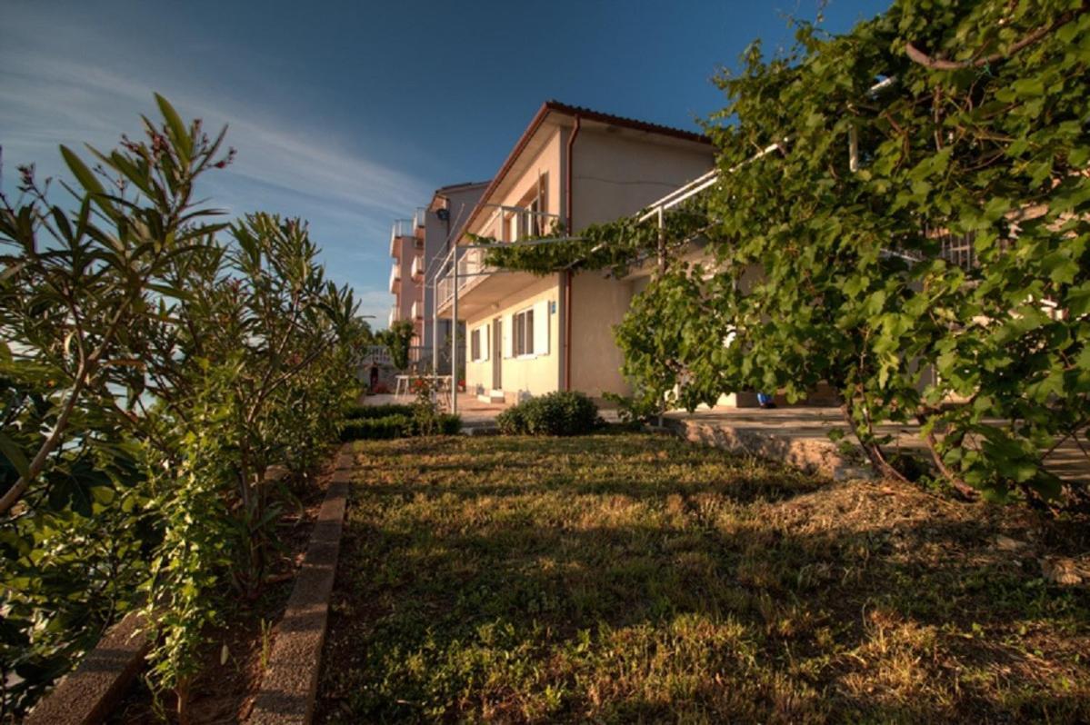 Apartamento Kaka Sveti Juraj Exterior foto